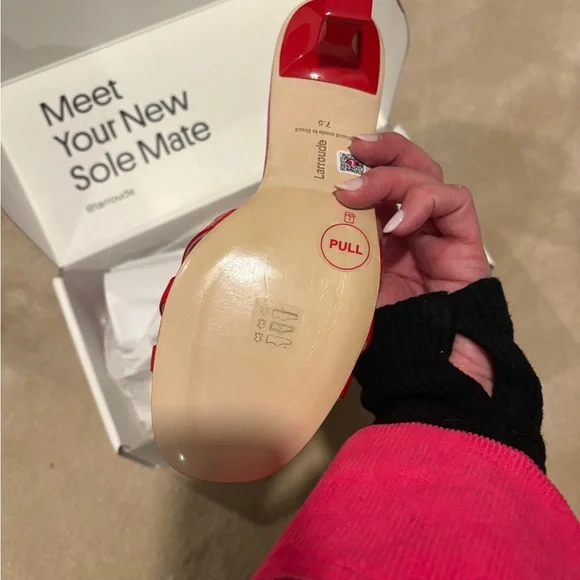 Larroude NIB Red Heart kitten heels - Picture 4 of 8